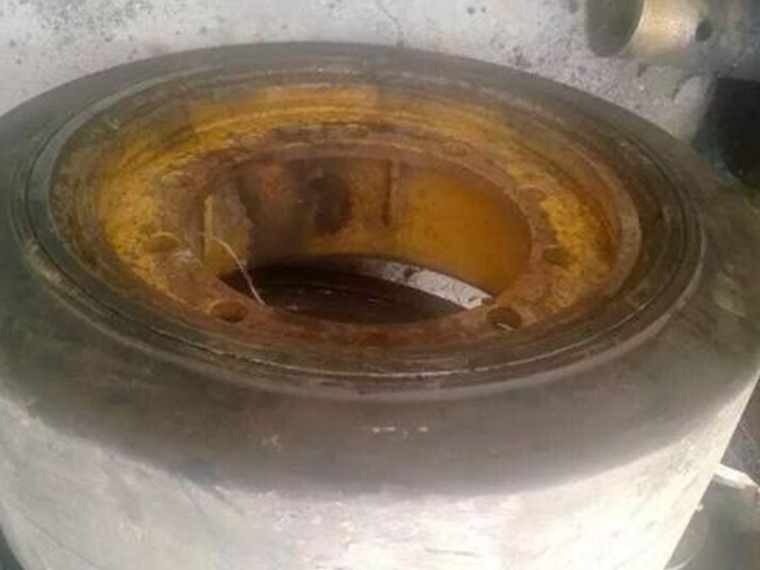 銑刨機輪胎 壓配式實心輪胎